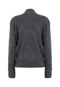 Maglione lavorato a maglia grigio scuro con colletto alto, maniche lunghe, polsini e orlo a coste, caratterizzato da un tessuto morbido e di texture.