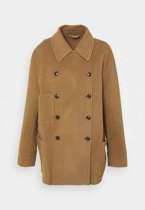 Brun dobbeltradet uldfrakke med bred reverskrave, seks sorte knapper, lange ærmer og tre forlommer.