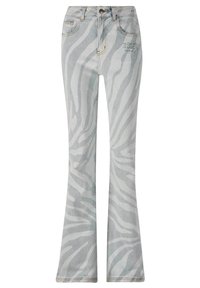 Vaqueros de mezclilla azul claro acampanados con un sutil patrón de rayas de cebra, que cuentan con cinco bolsillos y un cierre de botón metálico.