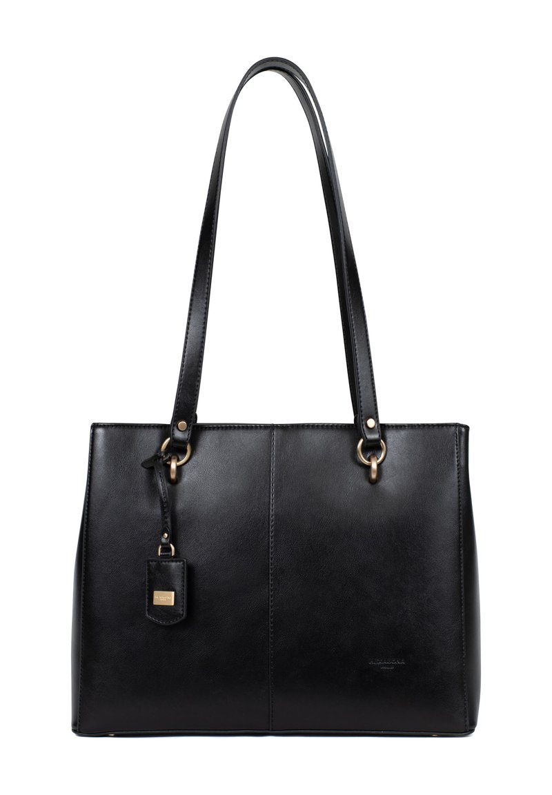 Zwarte leren tote bag met twee lange handvatten, een rechthoekige vorm, zichtbare stiksels, twee hardware ringen in goudkleur en een klein label.
