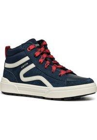 Sneakers alte navy in suede e tessuto, con lacci rossi, dettagli crema, collo imbottito e suola in gomma testurizzata.