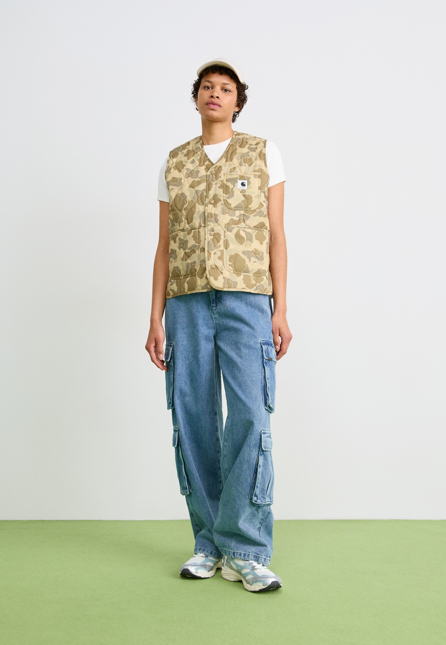 Carhartt WIP SKYLER VEST - Vest - duck/desert/roheline