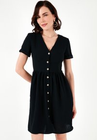 Unselected, black