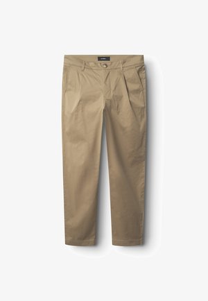 Beige Freizeithose mit Knopfverschluss, Gürtelschlaufen und Seitentaschen, flach auf weißem Hintergrund präsentiert.