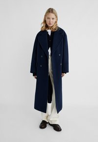 Stradivarius SOFT-TOUCH - Klassischer Mantel - dark blue
