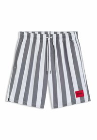 Zwemshorts met grijze en witte verticale strepen, elastische tailleband, striksluiting en een rood label met witte tekst.