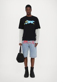 Icecream RUNNING DOG LAYERED  - Longsleeve - black