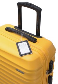 WITTCHEN MEDIUM SUITCASE WITH LUGGAGE TAG FROM ABS - Kufr - yellow