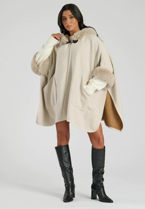 South Beach FAUX FUR PONCHO - Mantella - cream