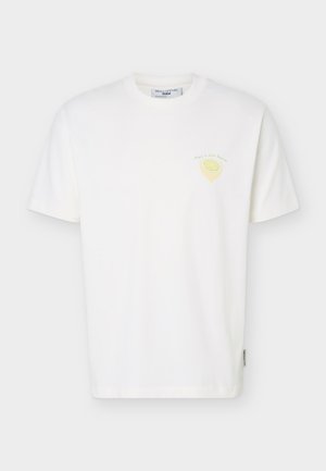 T-shirt blanc à manches courtes avec col rond, petit motif de fruit jaune et texte "Marc O’Polo Denim" sur le côté gauche de la poitrine.