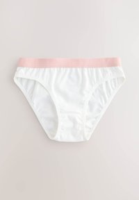 Culotte en coton blanc de style bikini avec une ceinture élastique rose pâle douce. Présente des coutures froncées pour un ajustement serré. Design minimaliste.