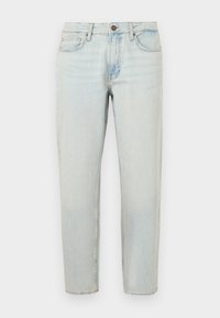 Jeans de mezclilla azul claro con corte recto, diseño de cinco bolsillos y cierre de botón. La tela presenta una textura deslucida y ligeramente desgastada.