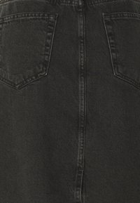 Thumbnail Image 5