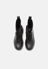Calvin Klein Jeans FLATFORM HIGH LACE UP - Botines con cordones - triple black