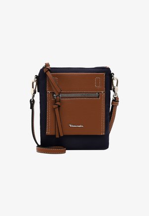 Braune Leder- und marineblaue Nylon-Crossbody-Tasche mit einer Front-Reißverschlusstasche, weißer Naht, verstellbarem Träger und Logodetail auf der Vorderseite.