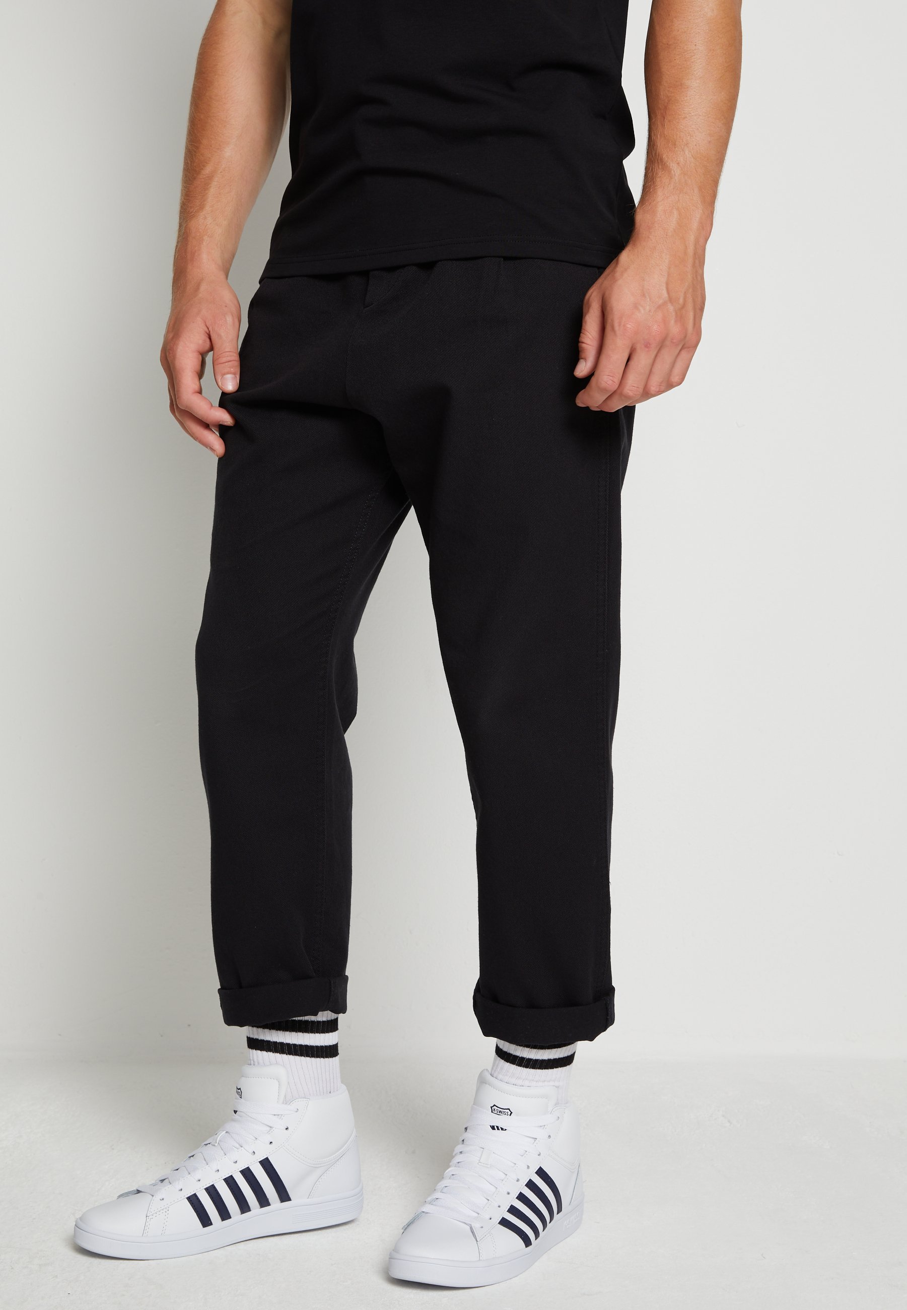 K SWISS COURT WINSTON MID Høye joggesko whitenavy K SWISS COURT WINSTON MID Høye joggesko whitenavy