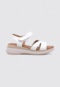 Sandra Fontán Sandalias con plataforma - white