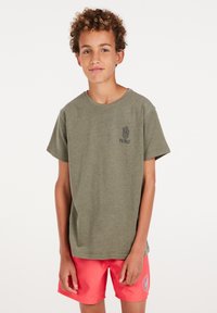Protest PRTROBBIE JR - Triko s potiskem - artichoke green