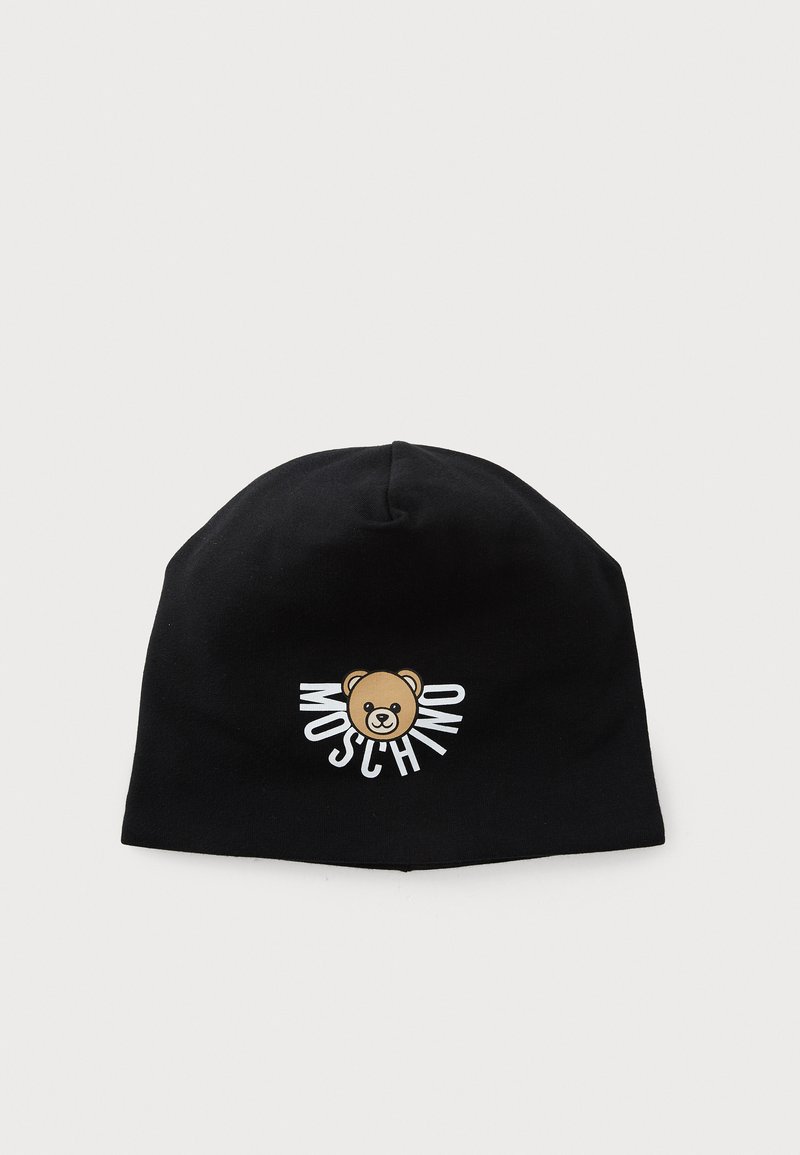Svart beanie med et bjørnmotiv og teksten "Moschino" i hvitt. Laget av et mykt materiale, med en avrundet form og sømløst design.