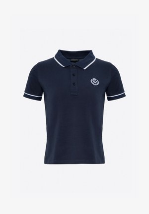 Polo shirt blu navy con accenti bianchi. Presenta un colletto, una chiusura a tre bottoni e un logo sul lato sinistro del petto. Realizzato in tessuto traspirante.