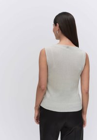 STOCKH LM - Top