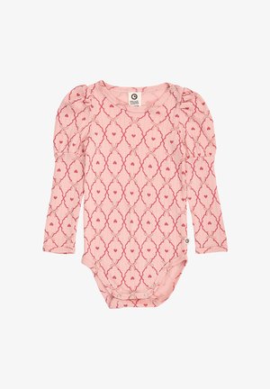Rosa Babybody mit langen Ärmeln, rotem Herz und gezacktem Rautenmuster, Druckknöpfen an der Schulter und am unteren Verschluss.