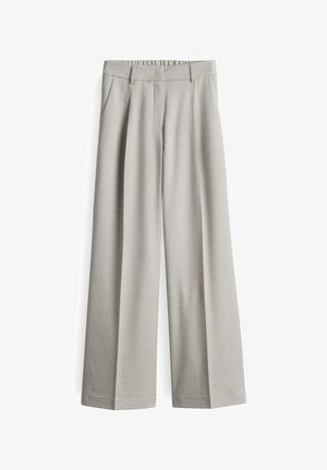Helle graue, weit geschnittene Hose aus glattem Stoff, mit einem elastischen Bund und zwei vorderen Taschen für zusätzliche Funktionalität.