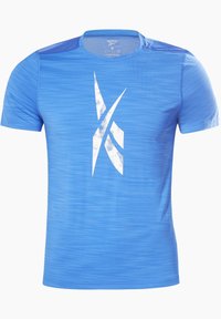 Blå tränings t-shirt med korta ärmar, med ett strukturerat mönster och en vit logotypdesign på framsidan. Lätt och andningsbart tyg.