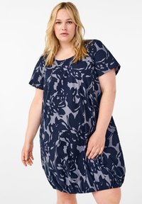 Zizzi KURZARM MIT PRINT - Denné šaty - dark blue