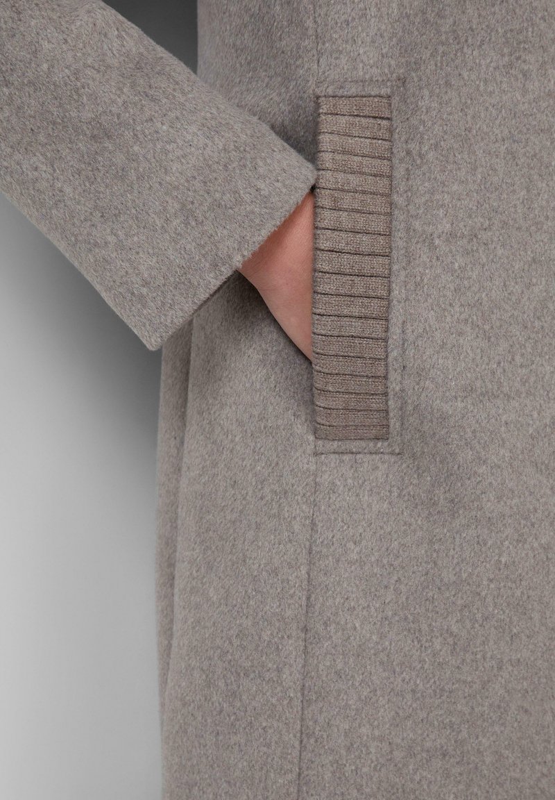 Frilivin - Cappotto con colletto in montone nero
