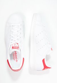 adidas Originals STAN SMITH UNISEX - Tenisky - running white/collegiate red