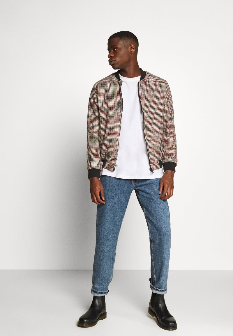 Herren Leichte Jacken | Brave Soul INSPIRATION Leichte Jacke stone/red/black/offwhite - AT23906 Herren Leichte Jacken | Brave Soul INSPIRATION Leichte Jacke stone/red/black/offwhite - AT23906