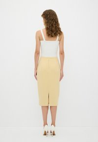adL WITH BACK ZIPPER - Pouzdrová sukně - yellow