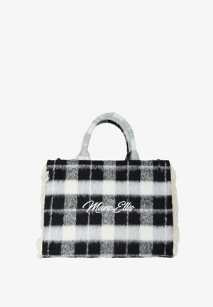 Sac à main à carreaux noir et blanc, en tissu doux, avec un bord à franges et des poignées courbées, arborant le logo brodé "Marc Ellis".