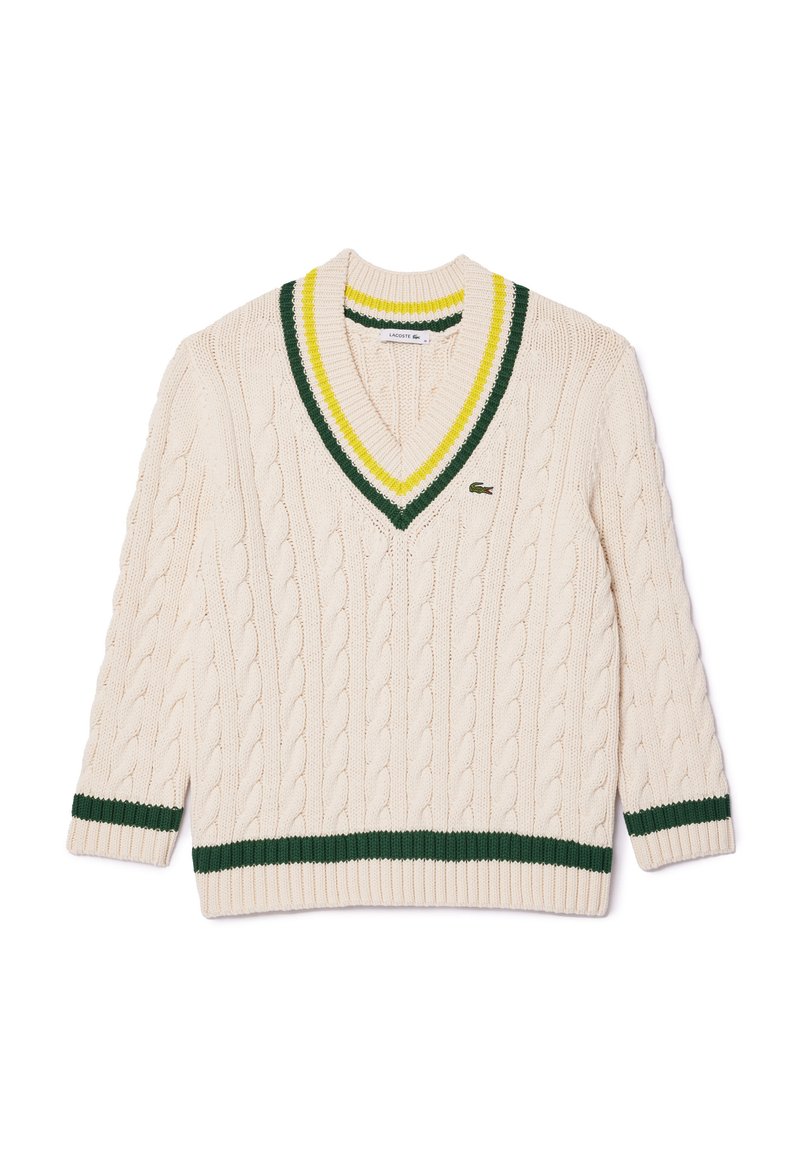 Pull en maille torsadée crème avec un décolleté en V profond, des rayures vertes et jaunes, un bord vert sur les manches et un petit logo sur la poitrine.