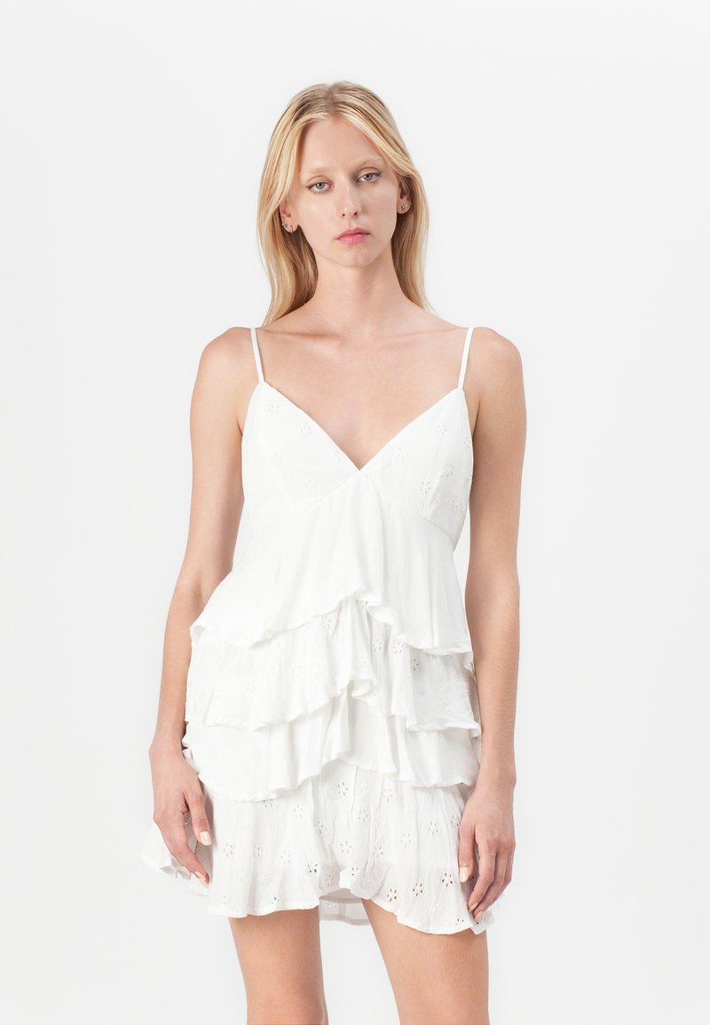 Hollister Co. V NECK RUFFLE TIER MINI DRESS PRETTY - Vapaa-ajan mekko - white