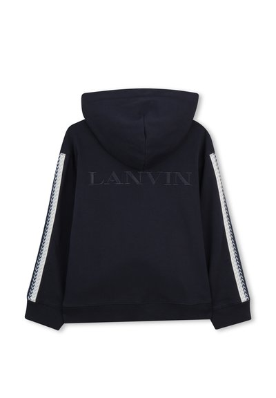 Sweat à capuche bleu marine avec capuche, rayures chevrons blanches et bleues sur les manches, et logo "LANVIN" en relief sur le dos.