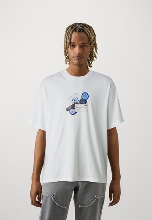M9Z1 T-SHIRT - T-shirt imprimé - off white