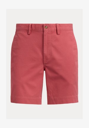 Herreshorts i korallfarge, laget av lett stoff, med flat front, beltehemper og knappelukking. Enkel design uten mønstre.