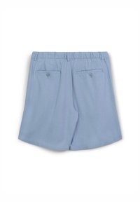 Hellblaue Shorts mit elastischem Bund, zwei Gesäßtaschen und lockerer Passform. Hergestellt aus weichem Stoff mit glatter Textur.