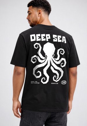Neverless, HERREN T-SHIRT - OKTOPUS - OVERSIZED RELAXED FIT PRINTSHIRT - T-Shirt print - schwarz