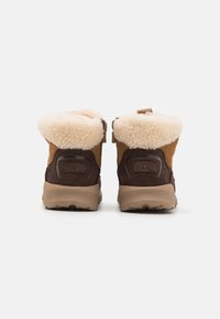 UGG TERRETRAIL COZY LACE UNISEX - Gležnjače s vezicama - chestnut