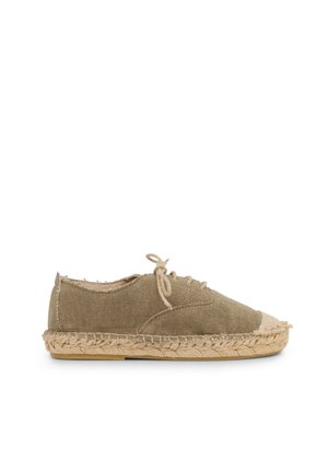 Olive green espadrille shoes made of fabric with a jute rope sole. Features a rounded toe, laces, and frayed edges. Flat design.