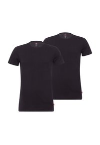 Camisetas de algodón negras con mangas cortas, cuellos redondos y un corte regular; presentan un pequeño logotipo rojo en el dobladillo. Incluye dos camisetas.