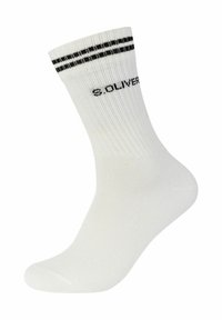 Weiße Baumwollsocken bis zum Knöchel mit gerippter Textur, die drei schwarze horizontale Streifen am Bund und den Markennamen "S. Oliver" an der Seite aufgedruckt haben.