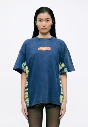 DANIEL OVERSIZED - Nyomott mintás póló - blue