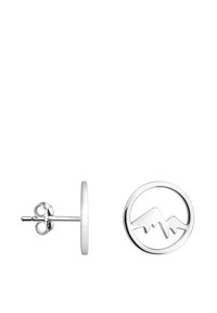 Orecchini a cerchio in argento sterling con una silhouette di montagna all'interno di un telaio circolare. Finitura liscia e design minimalista.