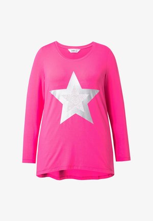 Rosa Langarm-T-Shirt mit einem großen silbernen Stern-Motiv in gepunktetem Design. Weicher Stoff mit lässiger Passform und abgerundetem Saum.