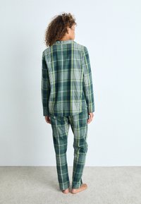 Triumph BOYFRIEND CHECKS - Conjunto de pijama - green combination