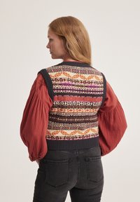 Odd Molly T-Shirt print - brown plum